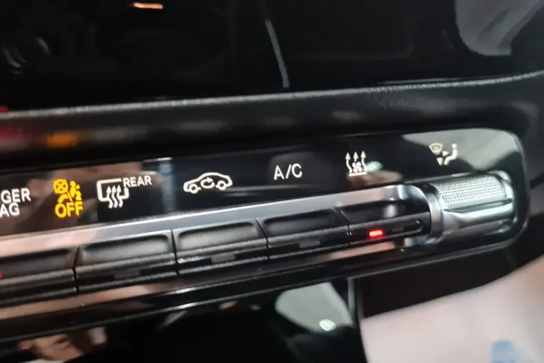 Mercedes-Benz CLA 250 din 2021 cu 48.077 km - oferta MER156263 - foto 30