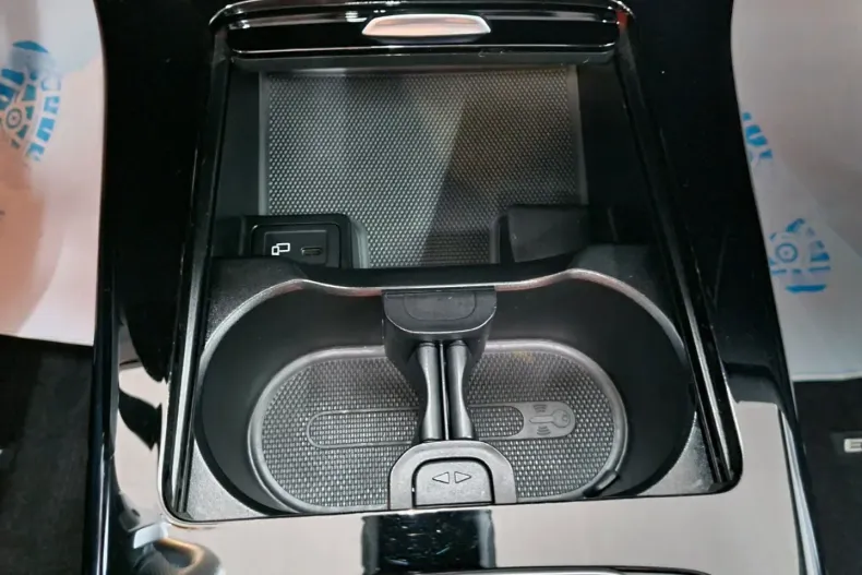 Mercedes-Benz CLA 250 din 2021 cu 48.077 km - oferta MER156263 - foto 33