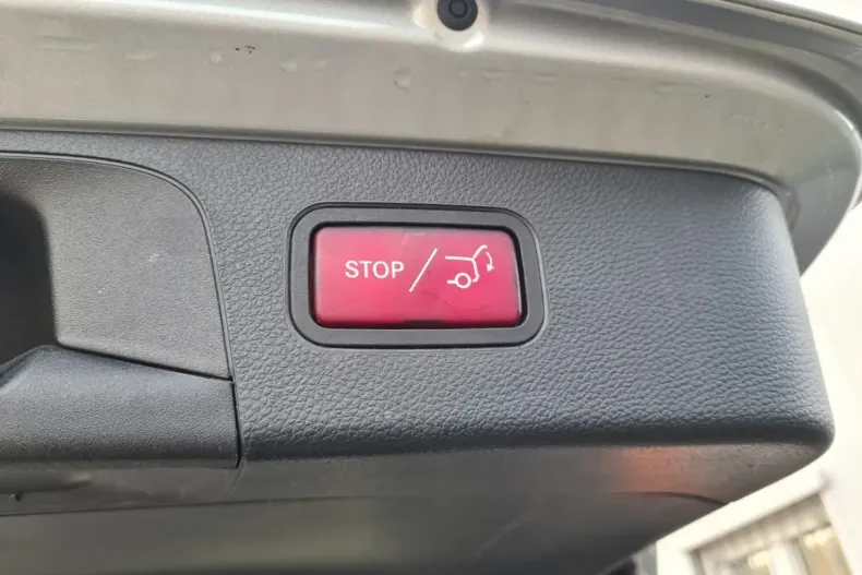 Mercedes-Benz GLC 300 din 2021 cu 47.603 km - oferta MER156264 - foto 19