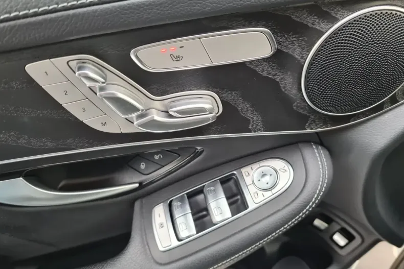 Mercedes-Benz GLC 300 din 2021 cu 47.603 km - oferta MER156264 - foto 20