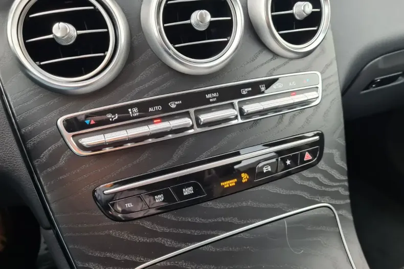 Mercedes-Benz GLC 300 din 2021 cu 47.603 km - oferta MER156264 - foto 23