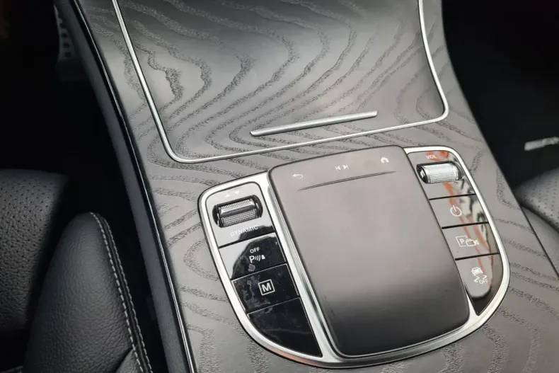 Mercedes-Benz GLC 300 din 2021 cu 47.603 km - oferta MER156264 - foto 24