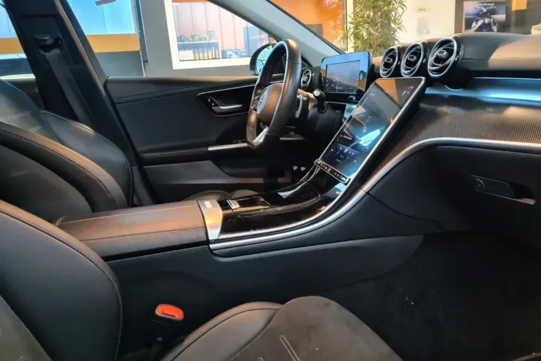 Mercedes-Benz C 300 din 2022 cu 57.652 km - oferta MER156268 - foto 11