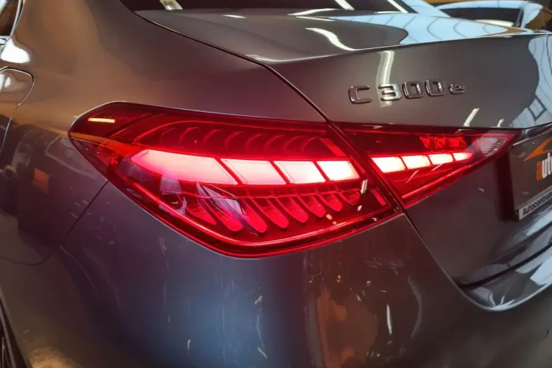 Mercedes-Benz C 300 din 2022 cu 57.652 km - oferta MER156268 - foto 25