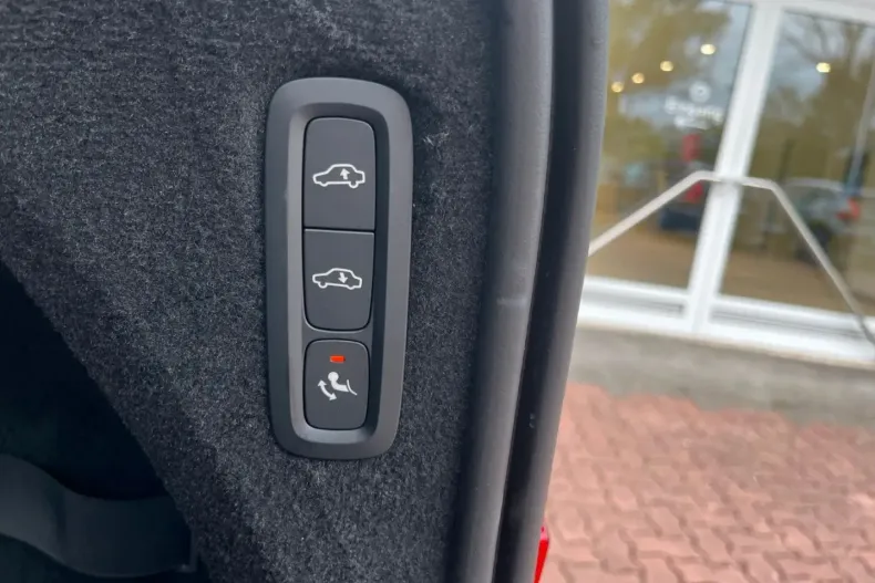 Volvo XC90 din 2024 cu 26.990 km - oferta VOL156280 - foto 10