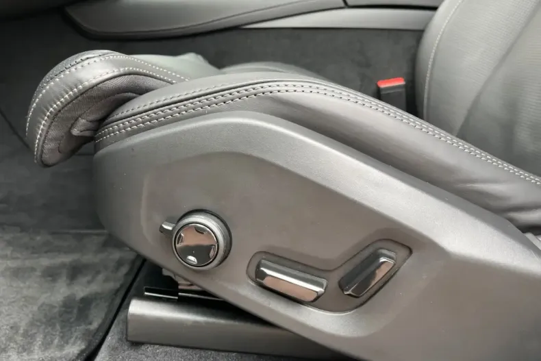 Volvo XC90 din 2024 cu 26.990 km - oferta VOL156280 - foto 31