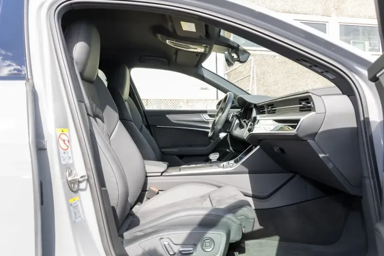 Audi RS6 din 2023 cu 13.821 km - oferta AUD156281 - foto 3