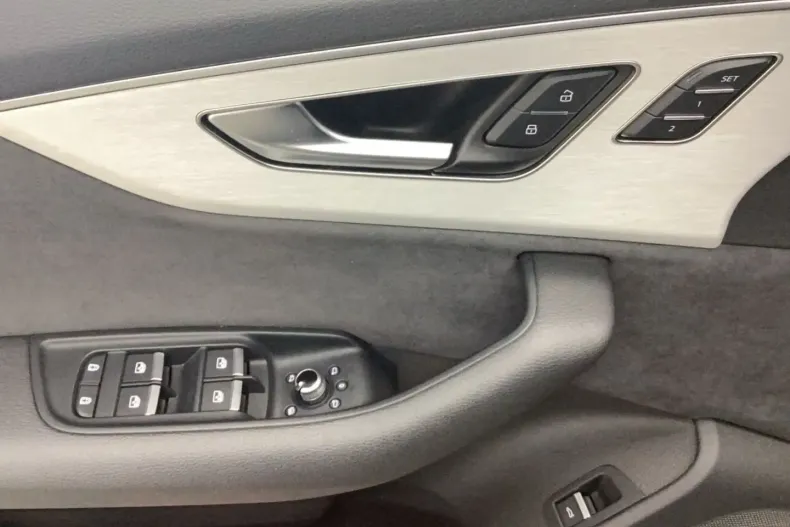 Audi Q7 din 2025 cu 30.251 km - oferta AUD156295 - foto 7