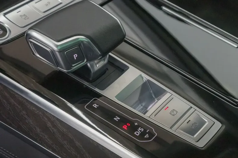 Audi A8 din 2024 cu 56.145 km - oferta AUD156297 - foto 9