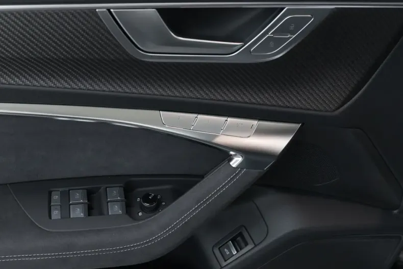 Audi RS6 din 2024 cu 2.250 km - oferta AUD156303 - foto 10