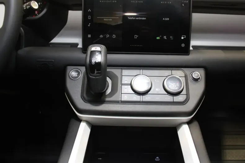 Land Rover Defender din 2024 cu 32.100 km - oferta LAN156304 - foto 8