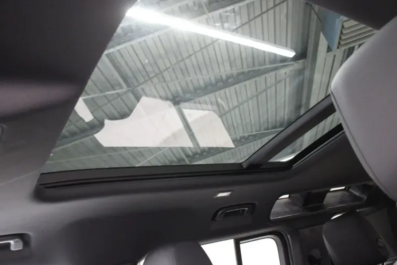 Land Rover Defender din 2024 cu 32.100 km - oferta LAN156304 - foto 10