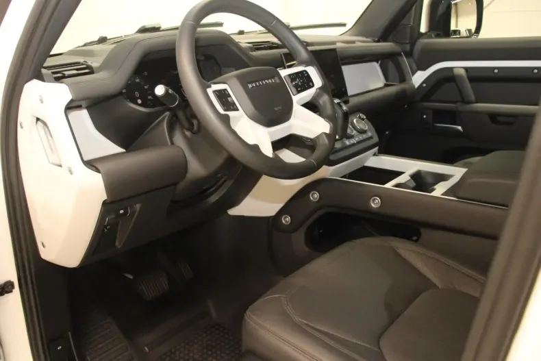 Land Rover Defender din 2024 cu 32.100 km - oferta LAN156304 - foto 15