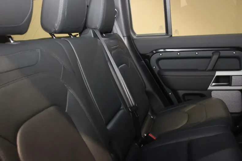 Land Rover Defender din 2024 cu 25.990 km - oferta LAN156305 - foto 9