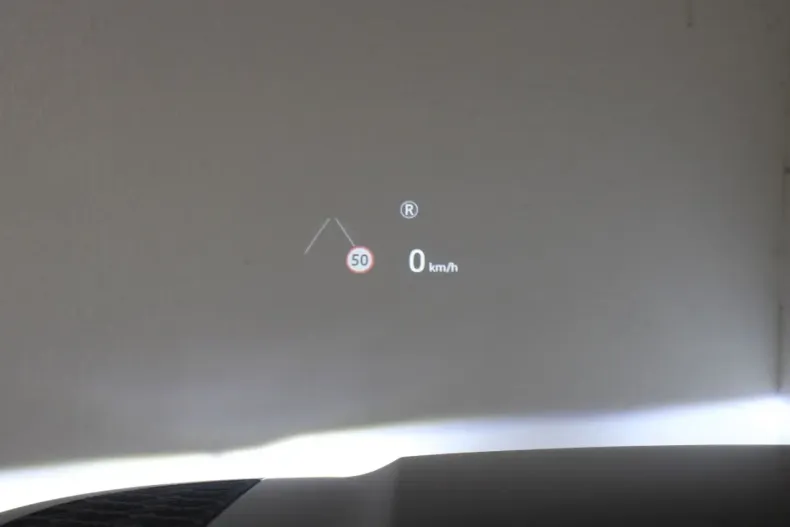 Land Rover Defender din 2024 cu 25.990 km - oferta LAN156305 - foto 19