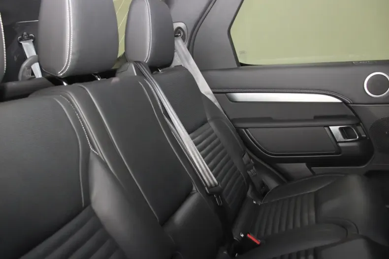 Land Rover Discovery din 2024 cu 16.800 km - oferta LAN156306 - foto 9