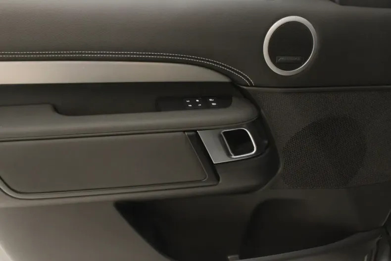 Land Rover Discovery din 2024 cu 16.800 km - oferta LAN156306 - foto 12