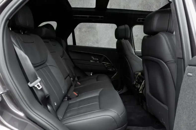 Land Rover Range Rover Sport din 2023 cu 43.835 km - oferta LAN156312 - foto 4