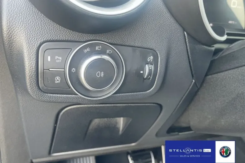 Alfa Romeo Stelvio din 2024 cu 48.620 km - oferta ALF156320 - foto 19