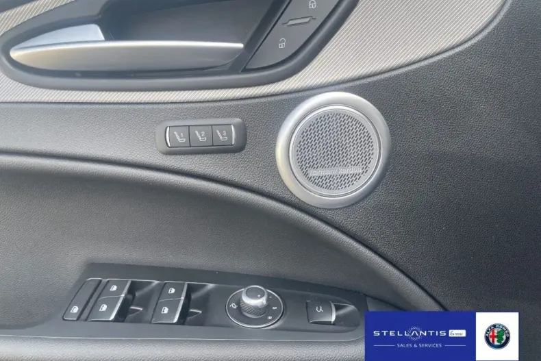 Alfa Romeo Stelvio din 2024 cu 45.550 km - oferta ALF156322 - foto 18