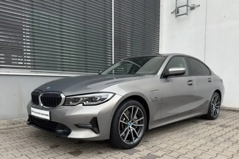 BMW 330 din 2022 cu 83.990 km - oferta BMW156323 - foto 1