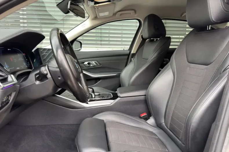 BMW 330 din 2022 cu 83.990 km - oferta BMW156323 - foto 8