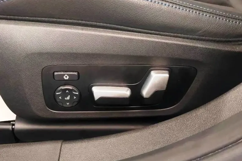 BMW 320 din 2023 cu 31.200 km - oferta BMW156327 - foto 14