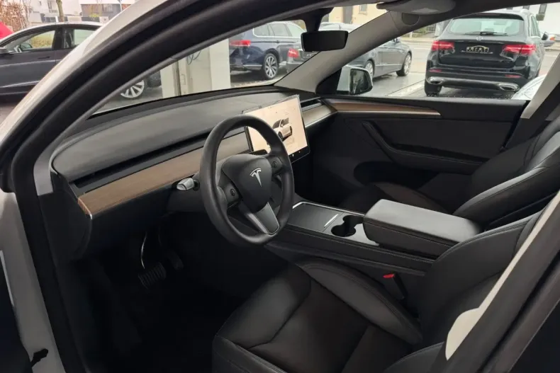 Tesla Model Y din 2024 cu 14.000 km - oferta TES156338 - foto 14