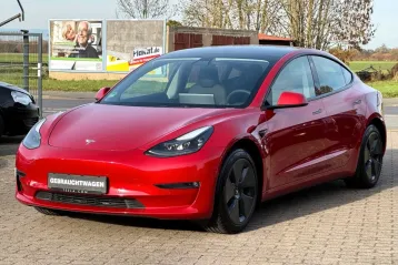 Tesla Model 3 din 2021 - oferta TES156339
