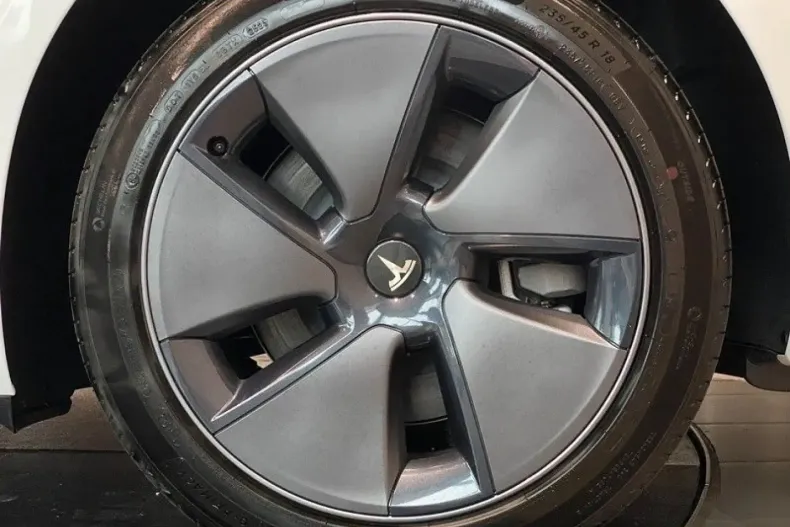 Tesla Model 3 din 2023 cu 1.990 km - oferta TES156340 - foto 7