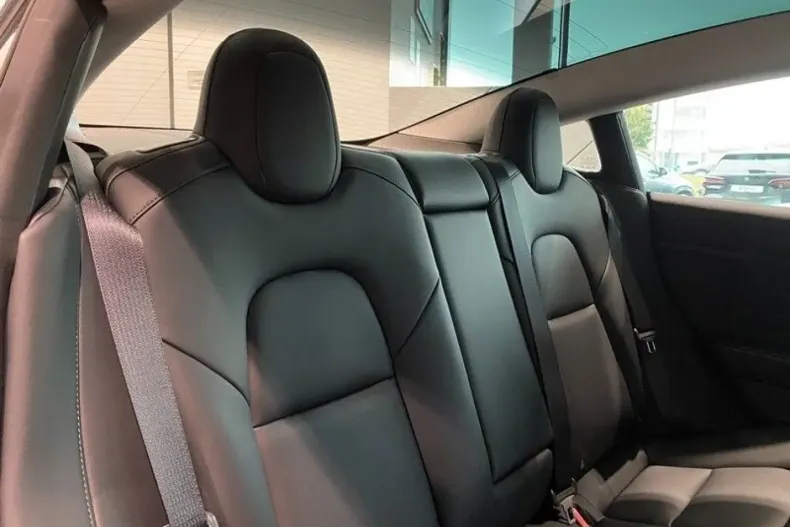 Tesla Model 3 din 2023 cu 1.990 km - oferta TES156340 - foto 19