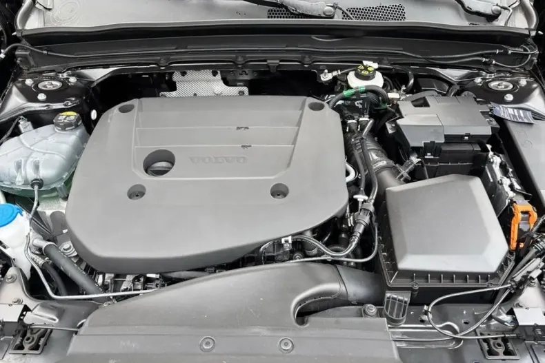 Volvo XC40 din 2024 cu 11.420 km - oferta VOL156345 - foto 10