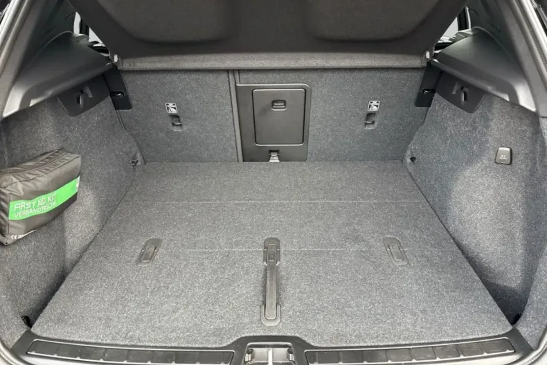 Volvo XC40 din 2024 cu 11.420 km - oferta VOL156345 - foto 11