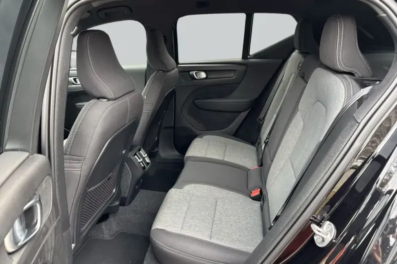 Volvo XC40 din 2024 cu 11.420 km - oferta VOL156345 - foto 14