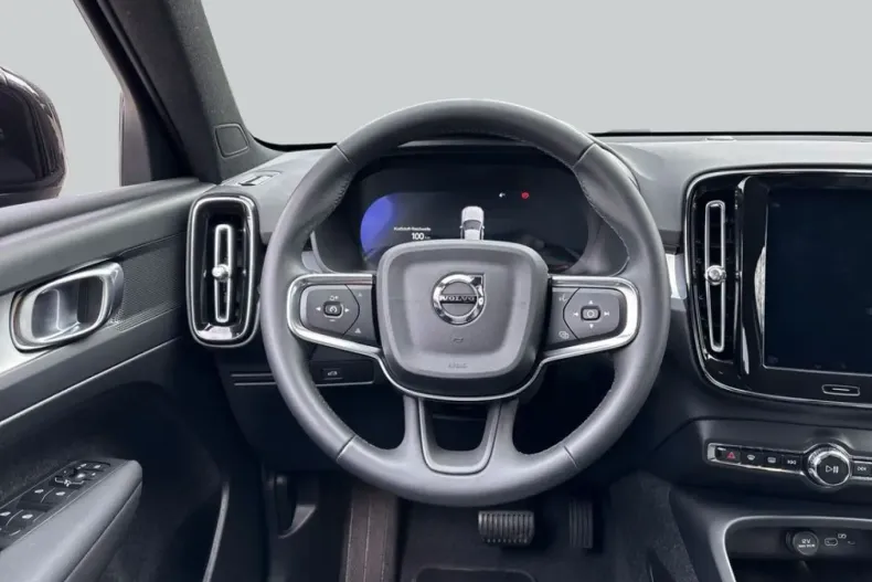 Volvo XC40 din 2024 cu 11.420 km - oferta VOL156345 - foto 17