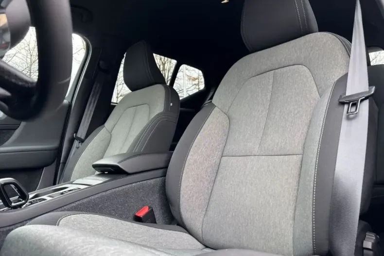 Volvo XC40 din 2024 cu 11.420 km - oferta VOL156345 - foto 26