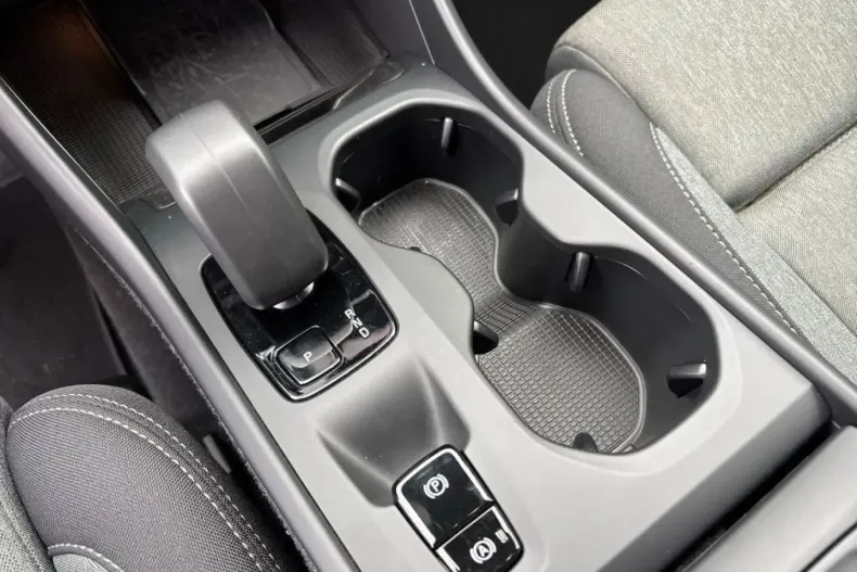 Volvo XC40 din 2024 cu 11.420 km - oferta VOL156345 - foto 28