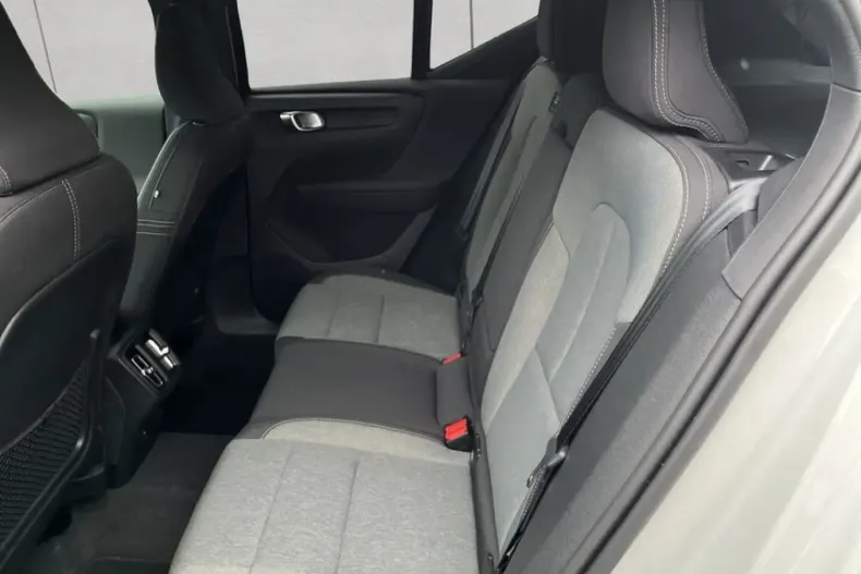 Volvo XC40 din 2024 cu 18.483 km - oferta VOL156346 - foto 11