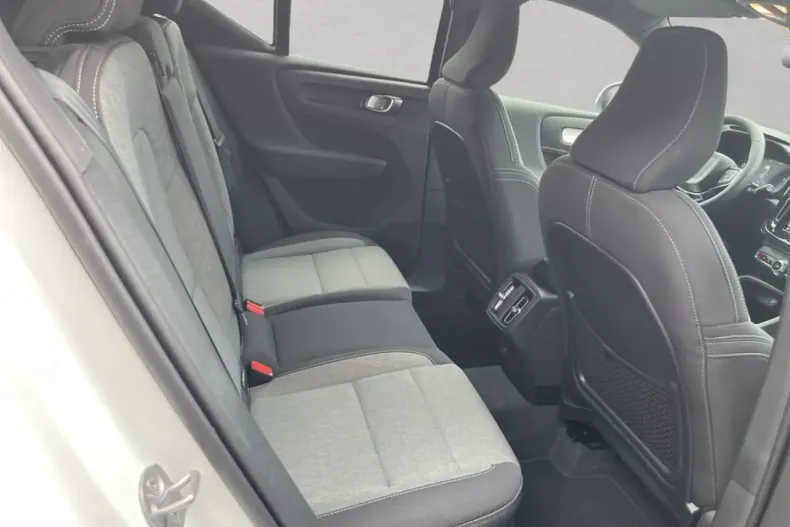 Volvo XC40 din 2024 cu 18.483 km - oferta VOL156346 - foto 13