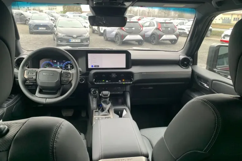 Toyota Land Cruiser din 2024 cu 3.200 km - oferta TOY156348 - foto 8