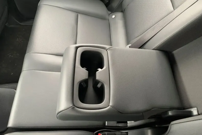 Toyota Land Cruiser din 2024 cu 3.200 km - oferta TOY156348 - foto 18