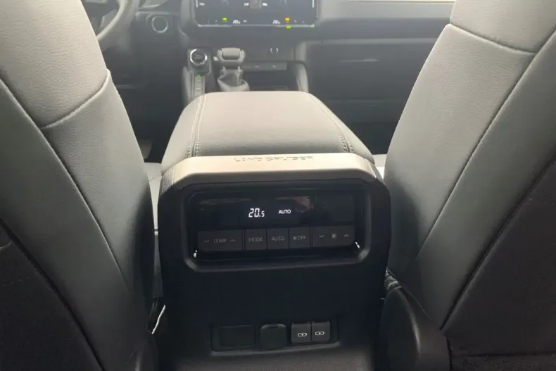 Toyota Land Cruiser din 2024 cu 3.200 km - oferta TOY156348 - foto 19