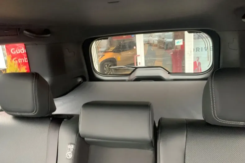 Toyota Land Cruiser din 2024 cu 3.200 km - oferta TOY156348 - foto 20