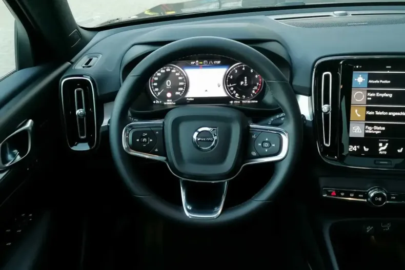 Volvo XC40 din 2024 cu 9.503 km - oferta VOL156349 - foto 4