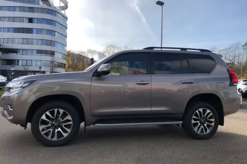 Toyota Land Cruiser din 2024 cu 21.000 km - oferta TOY156352 - foto 6