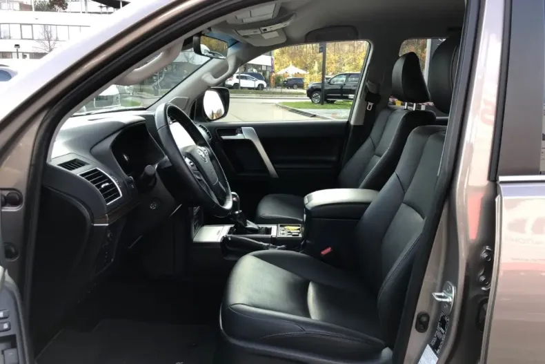 Toyota Land Cruiser din 2024 cu 21.000 km - oferta TOY156352 - foto 13