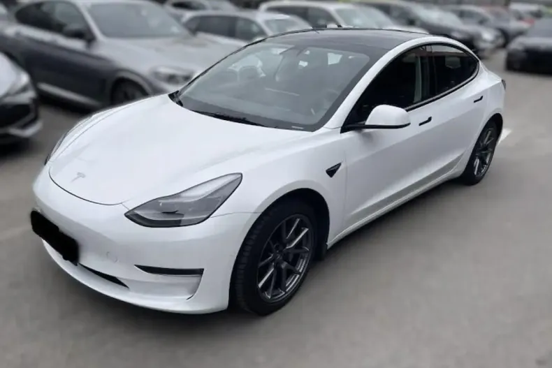 Tesla Model 3 din 2021 cu 27.639 km - oferta TES156353 - foto 1