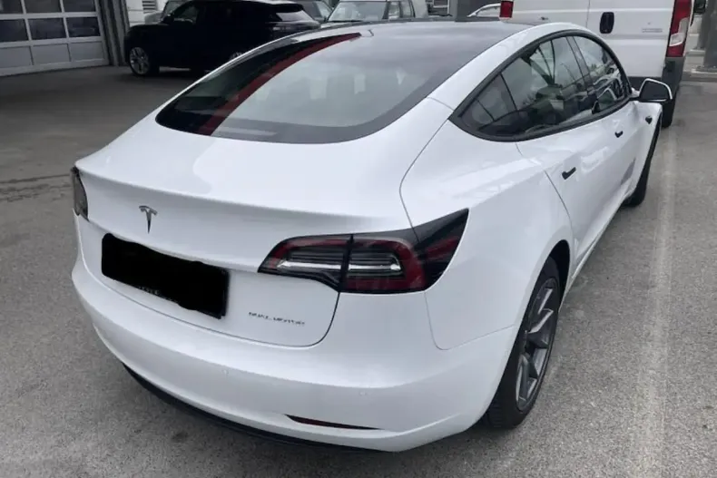 Tesla Model 3 din 2021 cu 27.639 km - oferta TES156353 - foto 3