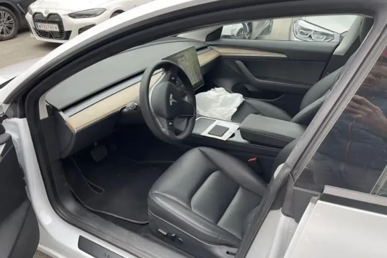 Tesla Model 3 din 2021 cu 27.639 km - oferta TES156353 - foto 5