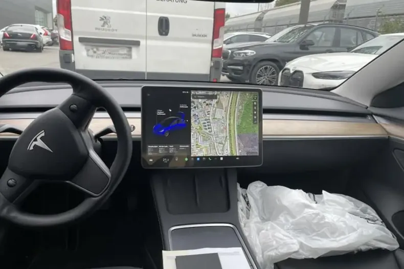 Tesla Model 3 din 2021 cu 27.639 km - oferta TES156353 - foto 6